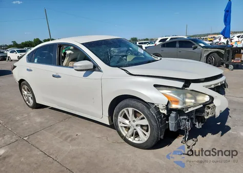 2015 Nissan Altima 2.5 z USA, uszkodzony, nr VIN 1N4AL3AP9FN341326